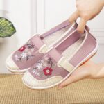 Women’s Old Beijing cloth mesh embroidered slip-on shoes. Canvas-DS89 - Image 3